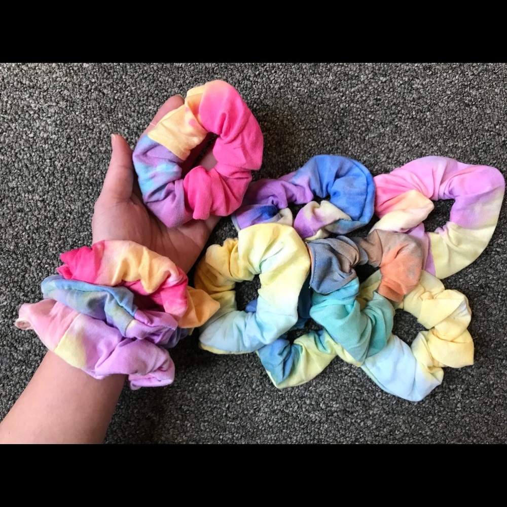 Brand New scrunchies TIE DYE set of 2 hair ties